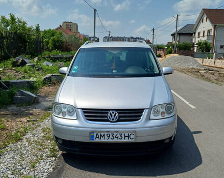 Серый Фольксваген Туран, объемом двигателя 2 л и пробегом 259 тыс. км за 5600 $, фото 25 на Automoto.ua