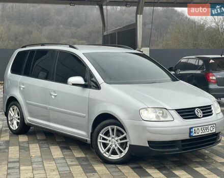 Серый Фольксваген Туран, объемом двигателя 1.9 л и пробегом 290 тыс. км за 4600 $, фото 3 на Automoto.ua