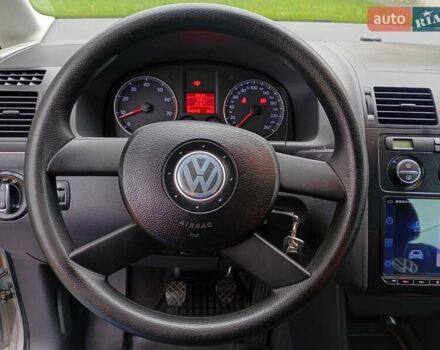 Серый Фольксваген Туран, объемом двигателя 1.6 л и пробегом 146 тыс. км за 4800 $, фото 8 на Automoto.ua
