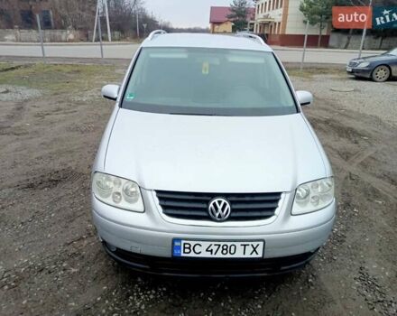 Серый Фольксваген Туран, объемом двигателя 1.9 л и пробегом 325 тыс. км за 5650 $, фото 1 на Automoto.ua