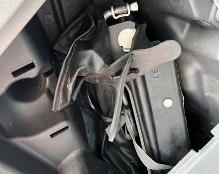 Серый Фольксваген Туран, объемом двигателя 1.6 л и пробегом 185 тыс. км за 5999 $, фото 31 на Automoto.ua