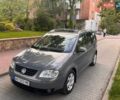 Сірий Фольксваген Туран, об'ємом двигуна 1.9 л та пробігом 384 тис. км за 4900 $, фото 1 на Automoto.ua