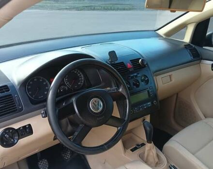 Серый Фольксваген Туран, объемом двигателя 1.6 л и пробегом 235 тыс. км за 4999 $, фото 9 на Automoto.ua