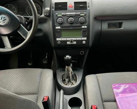 Сірий Фольксваген Туран, об'ємом двигуна 1.9 л та пробігом 400 тис. км за 5500 $, фото 4 на Automoto.ua