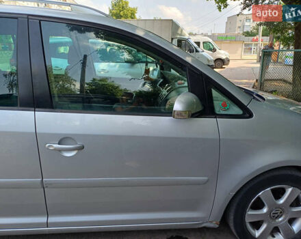 Серый Фольксваген Туран, объемом двигателя 2 л и пробегом 259 тыс. км за 5600 $, фото 8 на Automoto.ua