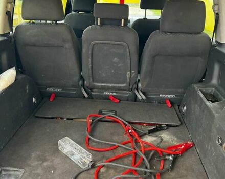 Серый Фольксваген Туран, объемом двигателя 1.9 л и пробегом 400 тыс. км за 5500 $, фото 4 на Automoto.ua