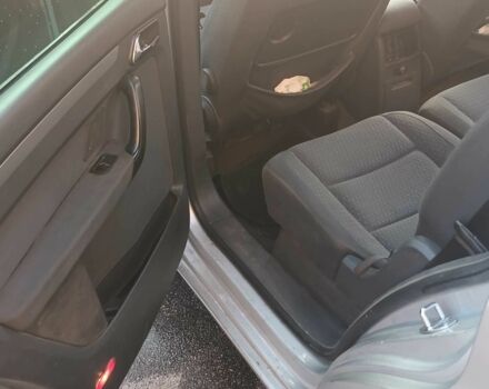 Серый Фольксваген Туран, объемом двигателя 1.6 л и пробегом 210 тыс. км за 4500 $, фото 3 на Automoto.ua