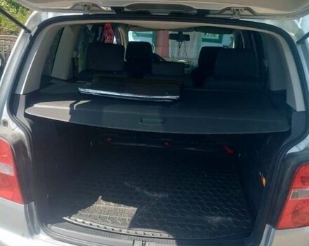 Сірий Фольксваген Туран, об'ємом двигуна 1.6 л та пробігом 270 тис. км за 6500 $, фото 1 на Automoto.ua