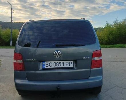 Серый Фольксваген Туран, объемом двигателя 1.6 л и пробегом 235 тыс. км за 4999 $, фото 5 на Automoto.ua