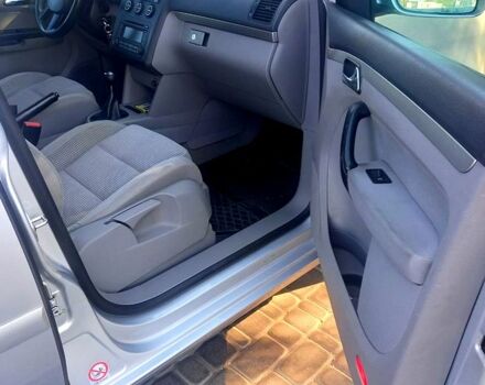 Фольксваген Туран 2003 в Кропивницком (Кировограде) на Automoto.ua Серый Фольксваген Туран, объемом двигателя 1.6 л и пробегом 229 тыс. км за 5600 $, фото 4 на Automoto.ua