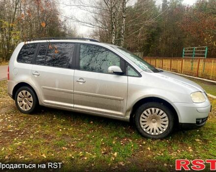 Серый Фольксваген Туран, объемом двигателя 1.9 л и пробегом 365 тыс. км за 5500 $, фото 1 на Automoto.ua