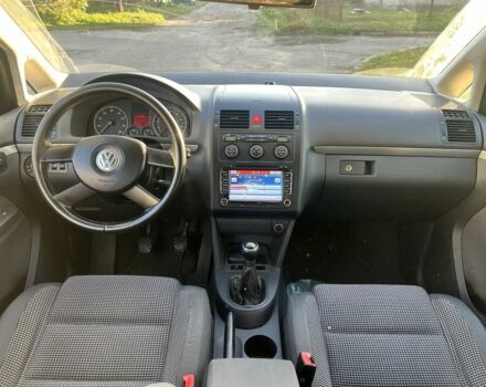 Сірий Фольксваген Туран, об'ємом двигуна 1.6 л та пробігом 275 тис. км за 3850 $, фото 7 на Automoto.ua