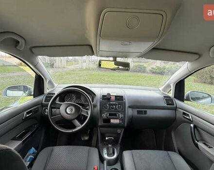 Сірий Фольксваген Туран, об'ємом двигуна 1.6 л та пробігом 344 тис. км за 4600 $, фото 7 на Automoto.ua