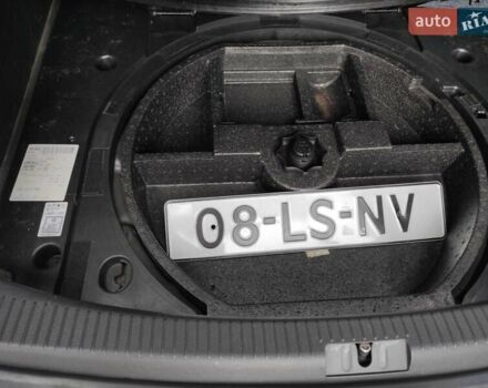 Сірий Фольксваген Туран, об'ємом двигуна 1.6 л та пробігом 211 тис. км за 5600 $, фото 23 на Automoto.ua