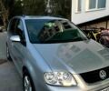Сірий Фольксваген Туран, об'ємом двигуна 2 л та пробігом 302 тис. км за 5600 $, фото 1 на Automoto.ua