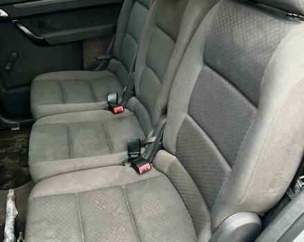 Серый Фольксваген Туран, объемом двигателя 1.9 л и пробегом 400 тыс. км за 5500 $, фото 2 на Automoto.ua