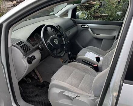 Серый Фольксваген Туран, объемом двигателя 1.6 л и пробегом 185 тыс. км за 5999 $, фото 6 на Automoto.ua