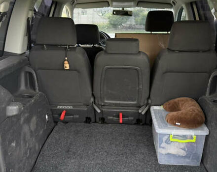 Сірий Фольксваген Туран, об'ємом двигуна 1.6 л та пробігом 344 тис. км за 4600 $, фото 6 на Automoto.ua