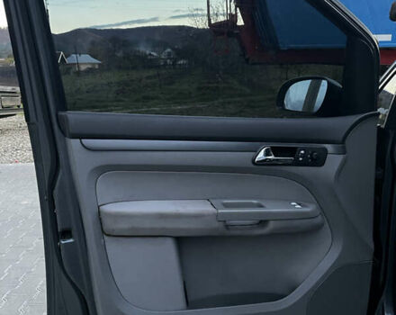 Сірий Фольксваген Туран, об'ємом двигуна 1.6 л та пробігом 270 тис. км за 5100 $, фото 9 на Automoto.ua