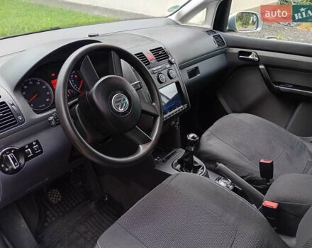 Серый Фольксваген Туран, объемом двигателя 1.6 л и пробегом 146 тыс. км за 4800 $, фото 7 на Automoto.ua