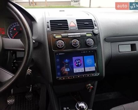 Серый Фольксваген Туран, объемом двигателя 1.6 л и пробегом 146 тыс. км за 4800 $, фото 10 на Automoto.ua