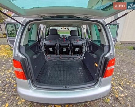 Серый Фольксваген Туран, объемом двигателя 1.6 л и пробегом 146 тыс. км за 4800 $, фото 14 на Automoto.ua