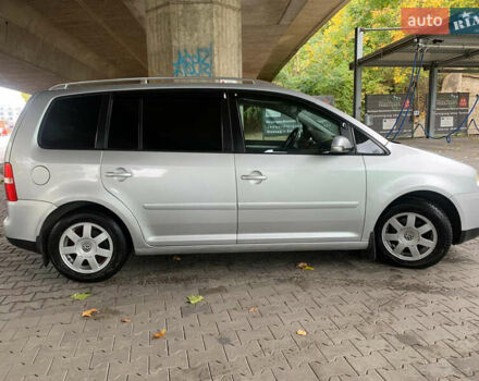 Серый Фольксваген Туран, объемом двигателя 2 л и пробегом 298 тыс. км за 6750 $, фото 9 на Automoto.ua