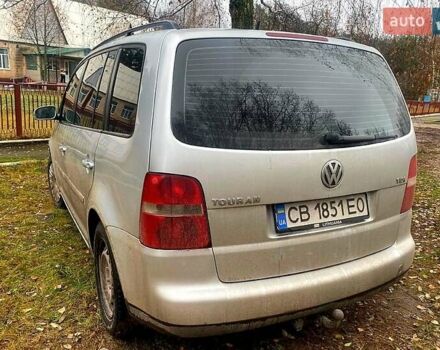 Серый Фольксваген Туран, объемом двигателя 1.9 л и пробегом 365 тыс. км за 5500 $, фото 3 на Automoto.ua