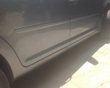 Сірий Фольксваген Туран, об'ємом двигуна 2 л та пробігом 280 тис. км за 7200 $, фото 4 на Automoto.ua