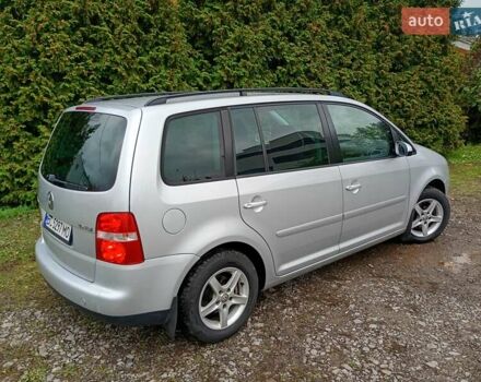 Серый Фольксваген Туран, объемом двигателя 1.6 л и пробегом 146 тыс. км за 4800 $, фото 4 на Automoto.ua