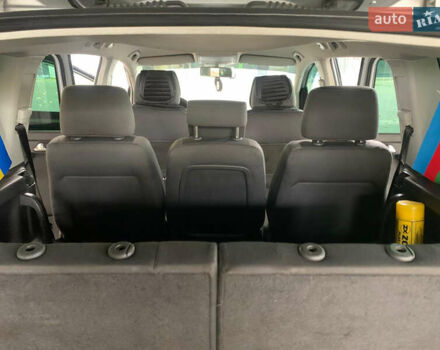 Серый Фольксваген Туран, объемом двигателя 2 л и пробегом 298 тыс. км за 6750 $, фото 17 на Automoto.ua