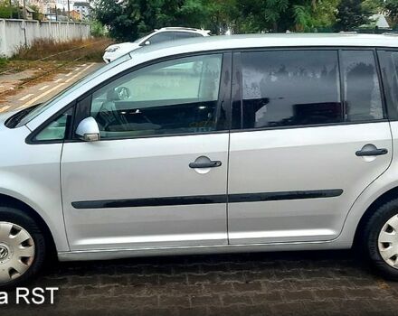 Серый Фольксваген Туран, объемом двигателя 1.9 л и пробегом 231 тыс. км за 2700 $, фото 1 на Automoto.ua