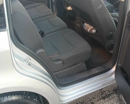 Серый Фольксваген Туран, объемом двигателя 1.6 л и пробегом 210 тыс. км за 4500 $, фото 4 на Automoto.ua