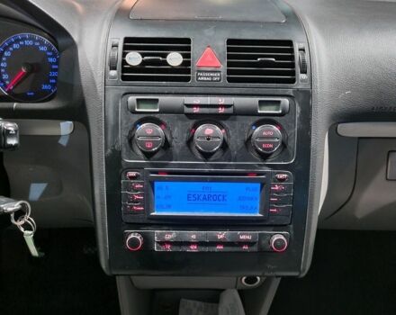 Серый Фольксваген Туран, объемом двигателя 0 л и пробегом 467 тыс. км за 2568 $, фото 1 на Automoto.ua