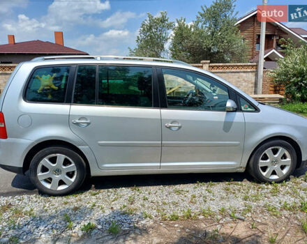 Серый Фольксваген Туран, объемом двигателя 2 л и пробегом 259 тыс. км за 5600 $, фото 23 на Automoto.ua