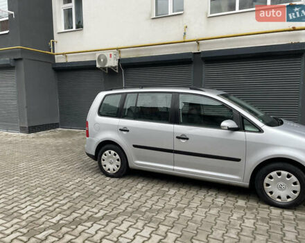 Серый Фольксваген Туран, объемом двигателя 1.6 л и пробегом 258 тыс. км за 5350 $, фото 8 на Automoto.ua