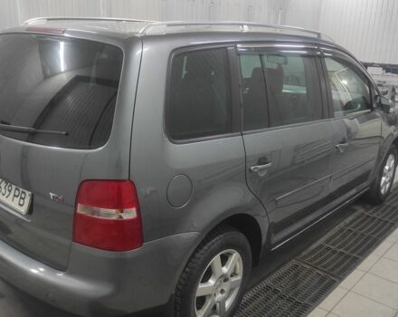 Серый Фольксваген Туран, объемом двигателя 2 л и пробегом 293 тыс. км за 6100 $, фото 3 на Automoto.ua