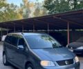 Сірий Фольксваген Туран, об'ємом двигуна 2 л та пробігом 220 тис. км за 4499 $, фото 1 на Automoto.ua