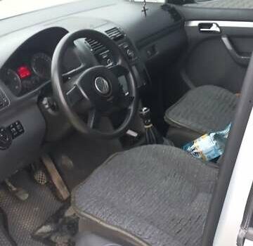 Серый Фольксваген Туран, объемом двигателя 2 л и пробегом 273 тыс. км за 4900 $, фото 6 на Automoto.ua