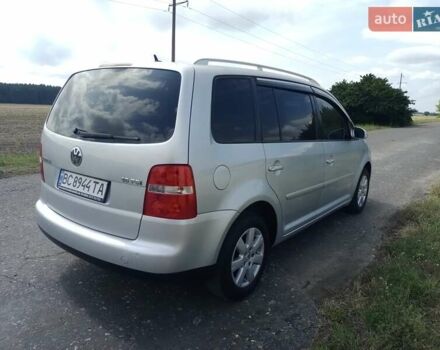 Серый Фольксваген Туран, объемом двигателя 1.6 л и пробегом 171 тыс. км за 6250 $, фото 5 на Automoto.ua