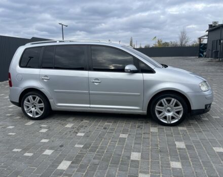 Серый Фольксваген Туран, объемом двигателя 2 л и пробегом 320 тыс. км за 6299 $, фото 2 на Automoto.ua