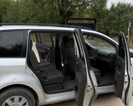 Серый Фольксваген Туран, объемом двигателя 1.9 л и пробегом 353 тыс. км за 5305 $, фото 17 на Automoto.ua