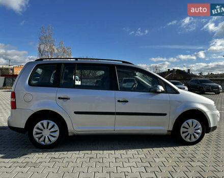 Серый Фольксваген Туран, объемом двигателя 1.6 л и пробегом 228 тыс. км за 4700 $, фото 5 на Automoto.ua