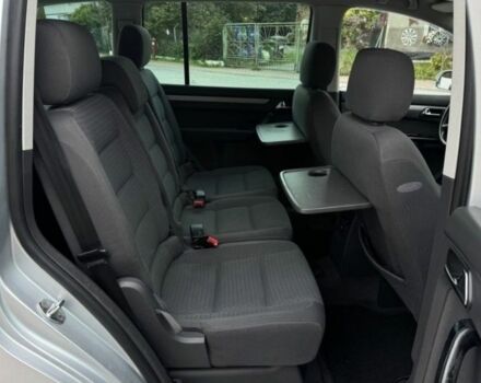 Серый Фольксваген Туран, объемом двигателя 1.9 л и пробегом 277 тыс. км за 1546 $, фото 7 на Automoto.ua