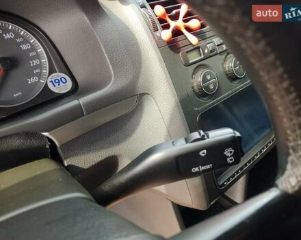 Серый Фольксваген Туран, объемом двигателя 1.6 л и пробегом 171 тыс. км за 6250 $, фото 55 на Automoto.ua