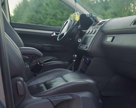 Серый Фольксваген Туран, объемом двигателя 1.98 л и пробегом 219 тыс. км за 5300 $, фото 12 на Automoto.ua