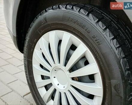 Серый Фольксваген Туран, объемом двигателя 1.6 л и пробегом 238 тыс. км за 4299 $, фото 30 на Automoto.ua