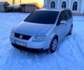 Сірий Фольксваген Туран, об'ємом двигуна 2 л та пробігом 300 тис. км за 5800 $, фото 1 на Automoto.ua