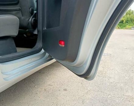 Сірий Фольксваген Туран, об'ємом двигуна 1.98 л та пробігом 196 тис. км за 5990 $, фото 5 на Automoto.ua