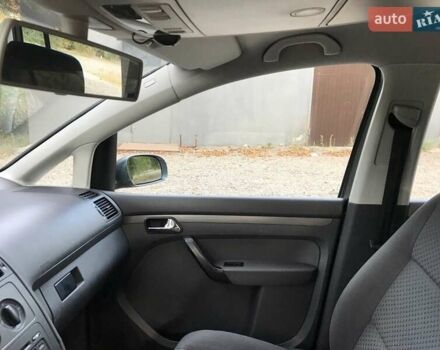 Серый Фольксваген Туран, объемом двигателя 1.6 л и пробегом 232 тыс. км за 5850 $, фото 13 на Automoto.ua